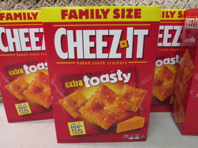 4 Family Size Boxes of Cheez-It Ext...