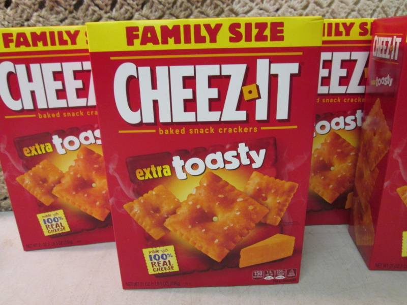 4 Family Size Boxes of Cheez-It Ext...