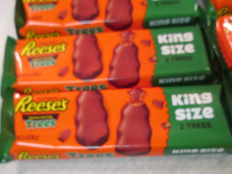 12 King Size Reeses Peanut Butter T...