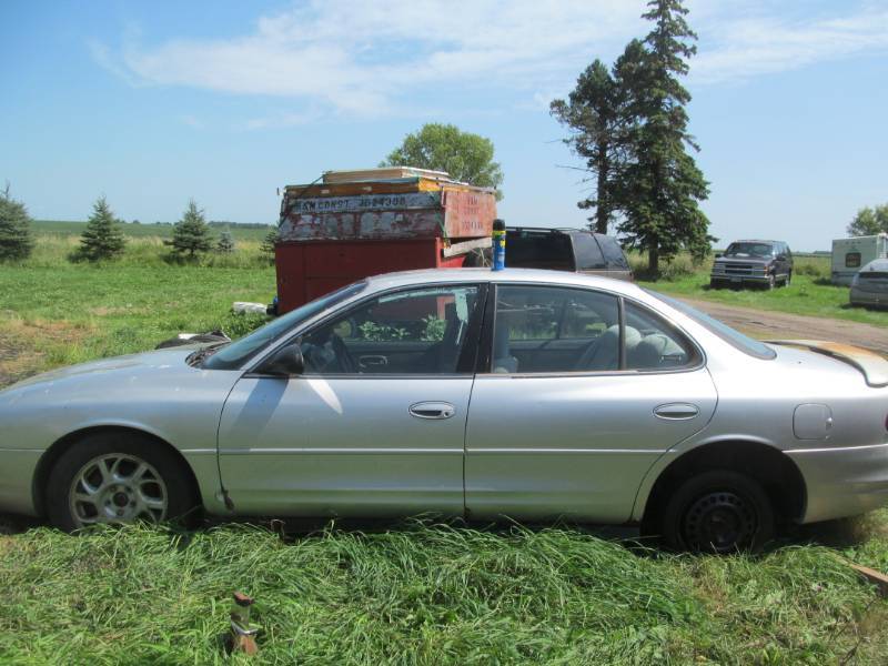 lot 5 image: Oldsmobile Intrigue