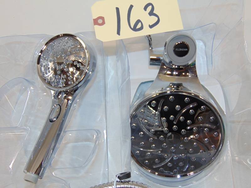 Attract Hand Shower Showerhead Magnetix in Chrome