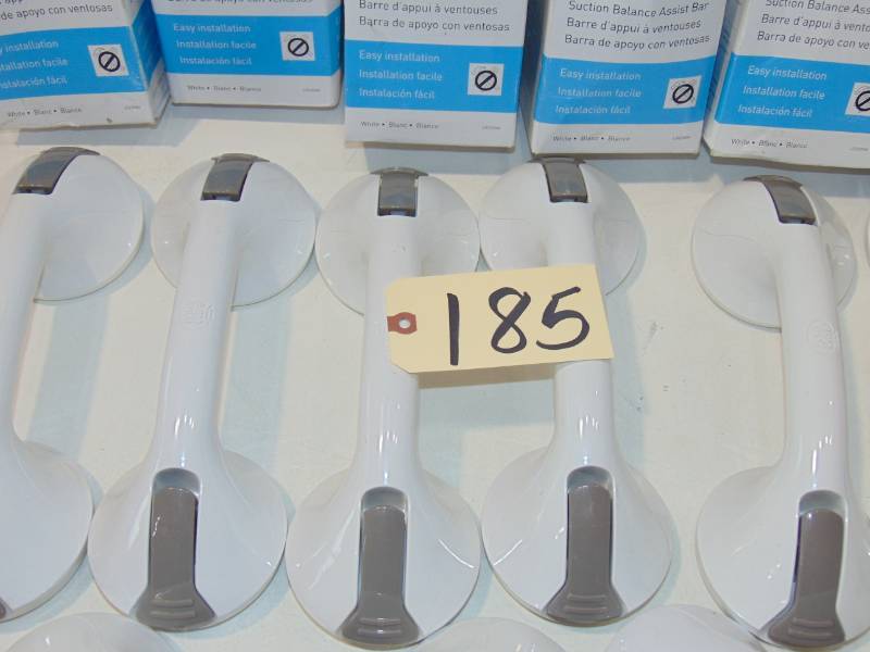 15 MOEN 12 in  Suction Bars