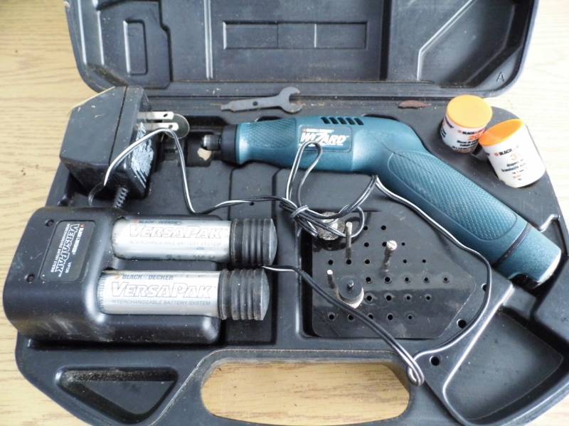 lot 22 image: Black & Decker Wizard