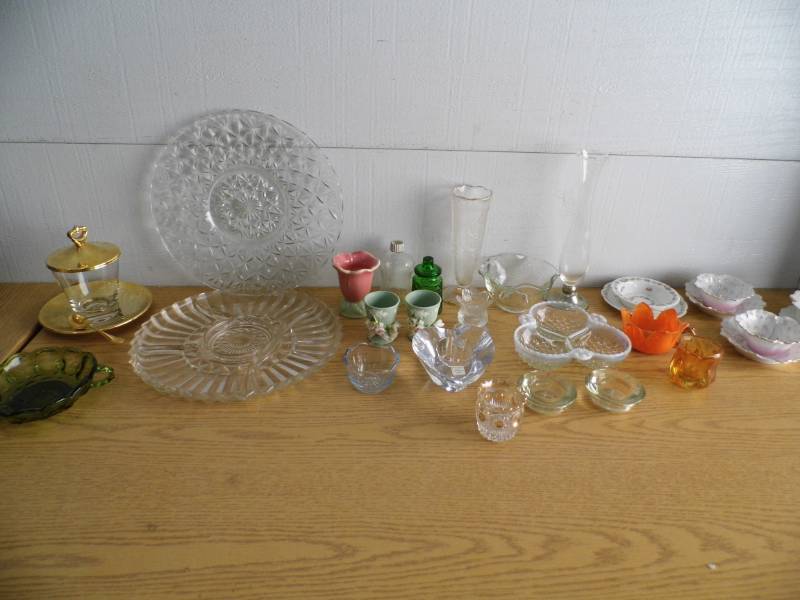 lot 29 image: Dishes - Glassware
