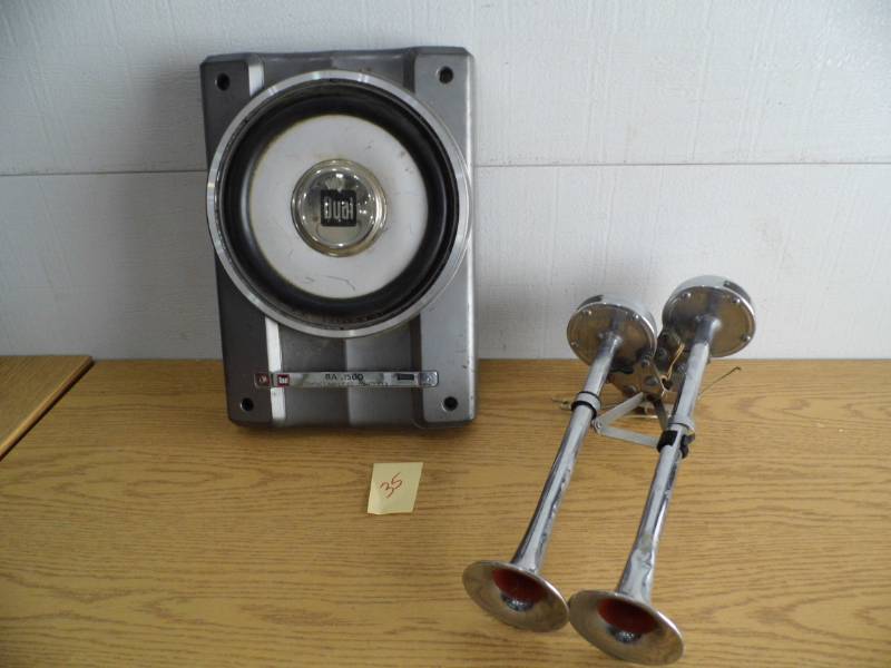 lot 35 image: Sub Woofer - Vehicle Horns