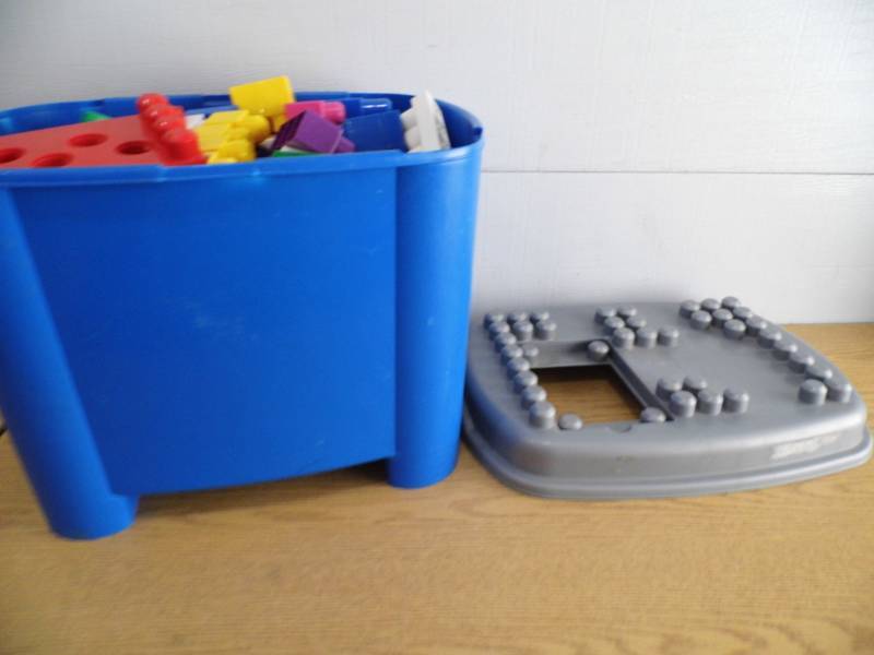 lot 59 image: Tote of Blocks