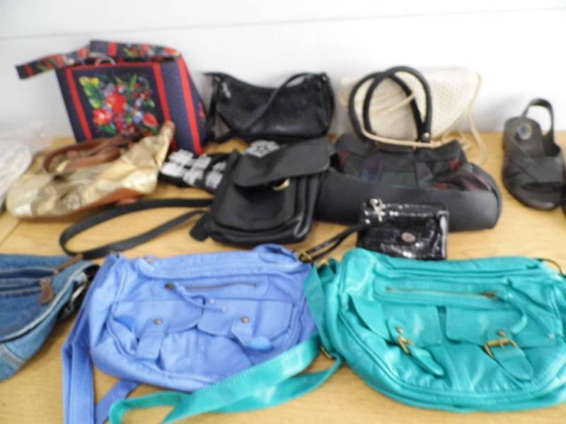 lot 62 image: Purses - Hats