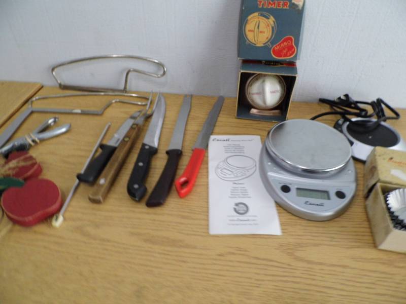 lot 63 image: Scale - Kitchen Misc