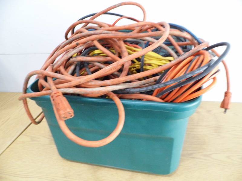 lot 68 image: Assorted Extension Cords