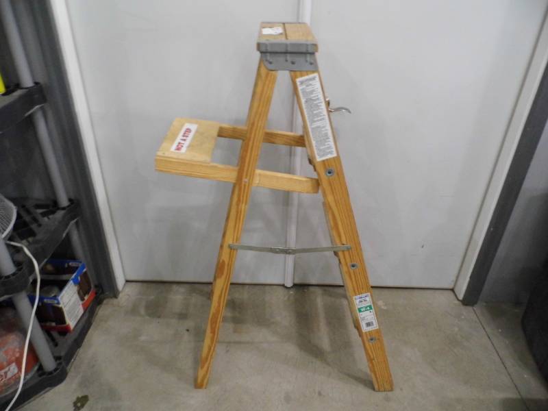 lot 75 image: Step Ladder