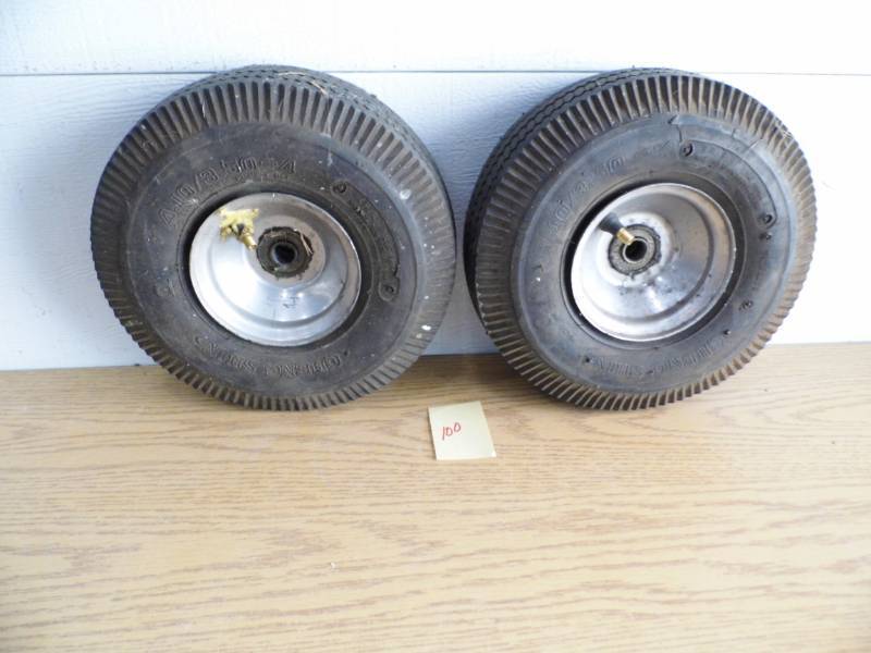 lot 100 image: Lot of 2 Tires