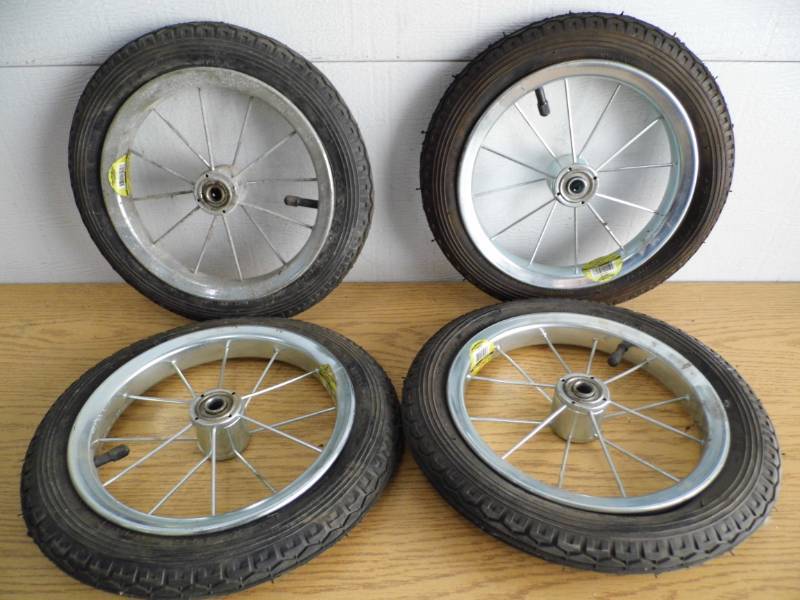 lot 101 image: Lot of 4 Tires