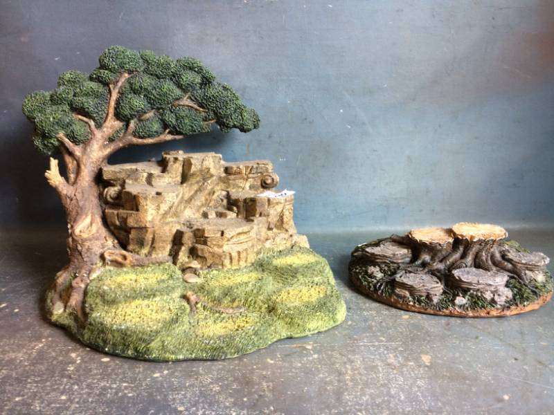 lot 40 image: Garden Decorations