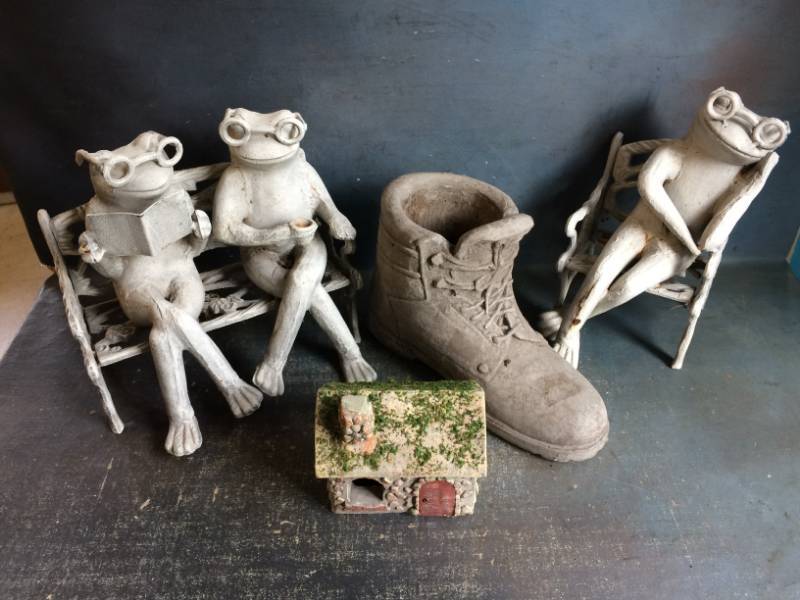 lot 46 image: outdoor decor