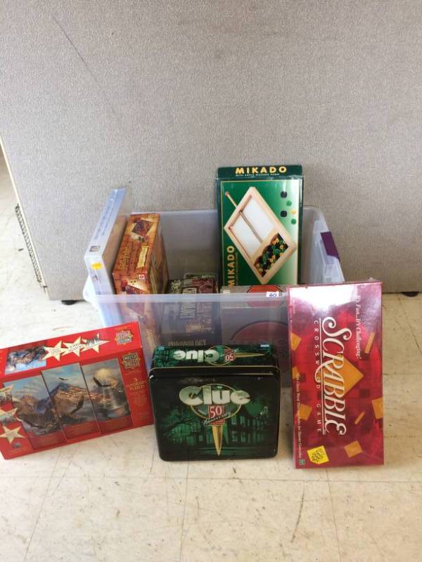 lot 60 image: tote of games and puzzles