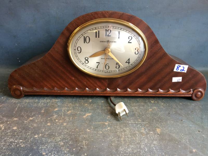 lot 82 image: Clock Mantel