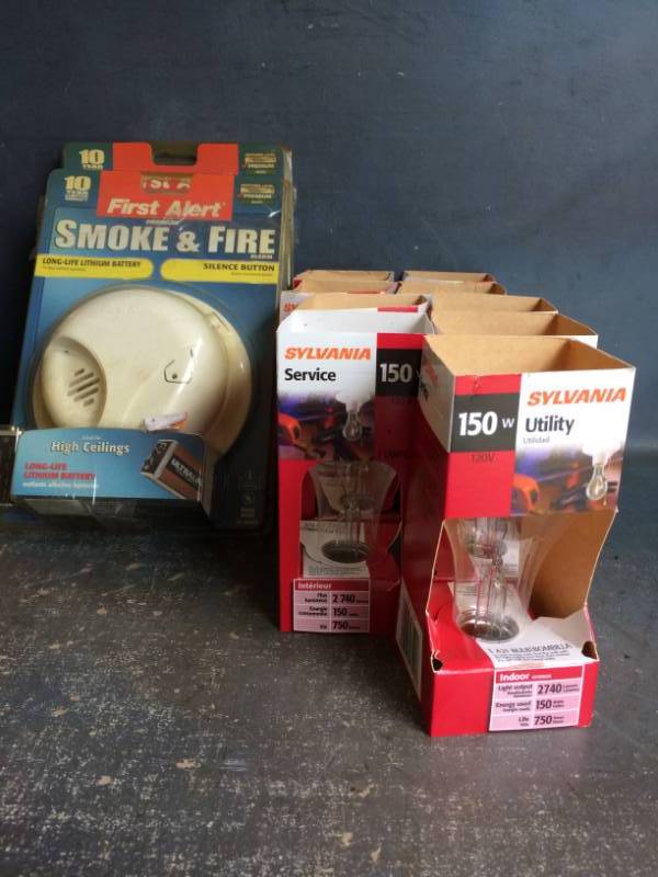 lot 100 image: Smoke Detectors and Light Bulbs