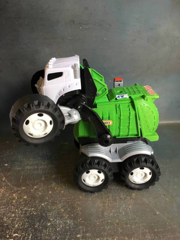 lot 68 image: Matchbox Stinky Vehicle