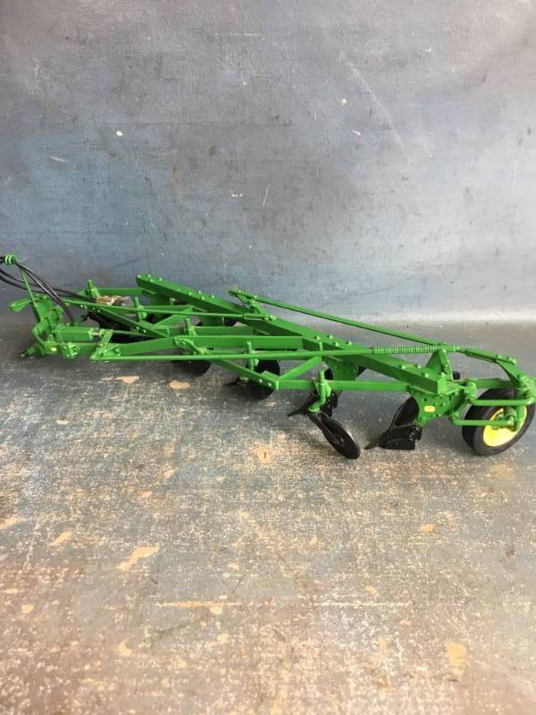 lot 102 image: John Deere Diecast Metal Model Plow