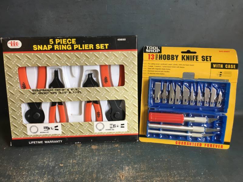 lot 104 image: Hobby Knife Set and Snapping Plier Set