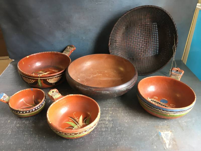 lot 108 image: Clay and Wooden Decorative Bowls