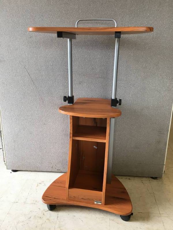 lot 115 image: Rolling Laptop Cart