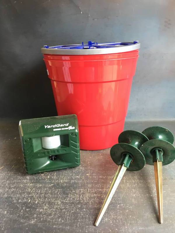 lot 138 image: Compartment Lid for 5 Gallon Bucket