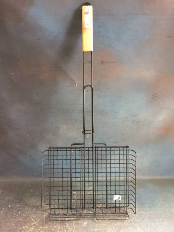 lot 122 image: Campfire Basket Grill Broiler with Long Handle