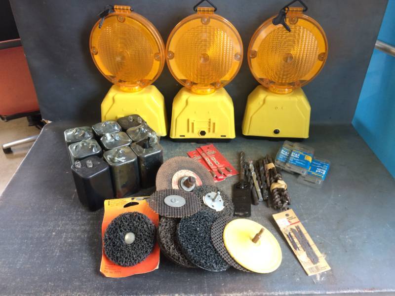 lot 149 image: Battery Powered Flashers and More