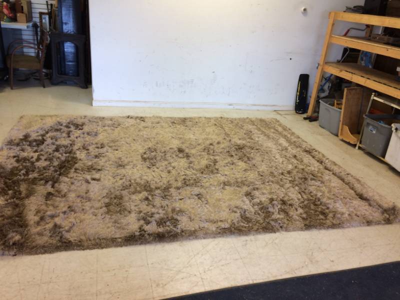 lot 212 image: 8 x 11 Rug