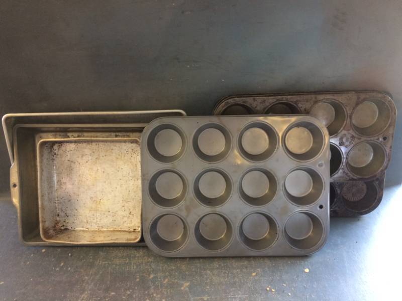 lot 164 image: Assorted Baking Pans & more