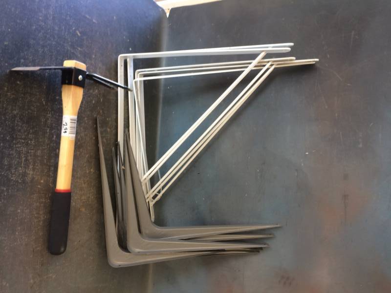 lot 181 image: Shelf Brackets and More