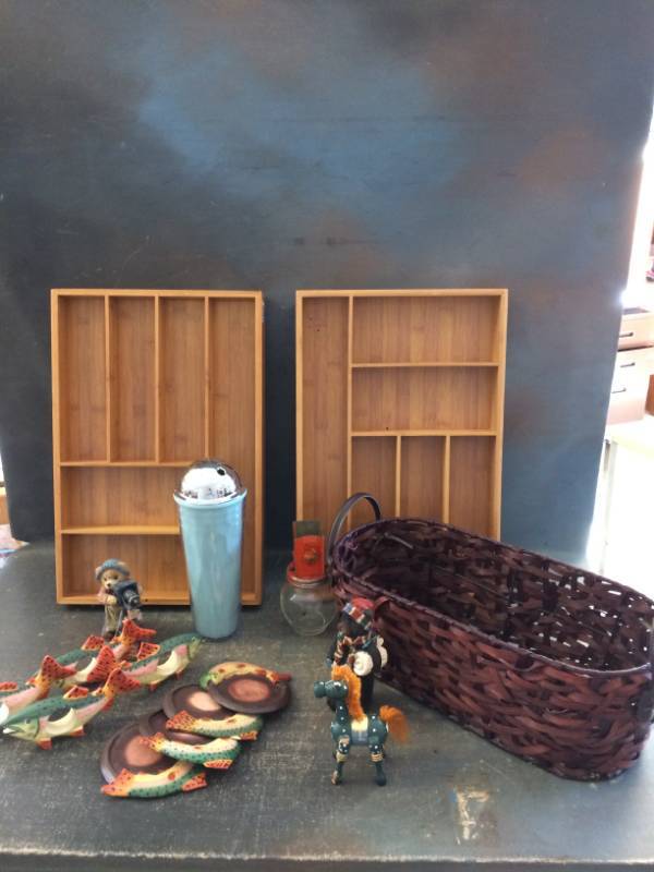 lot 188 image: Assorted Home Decor