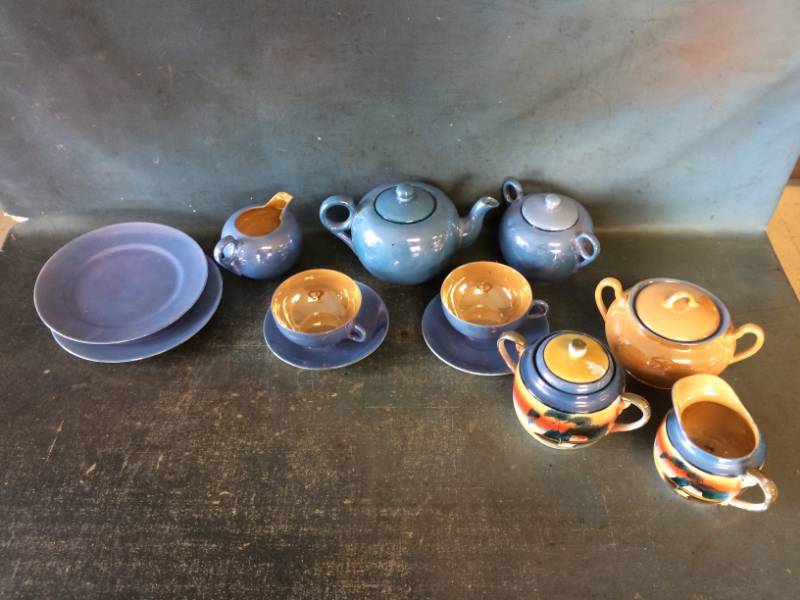 lot 200 image: Tea Serving Set
