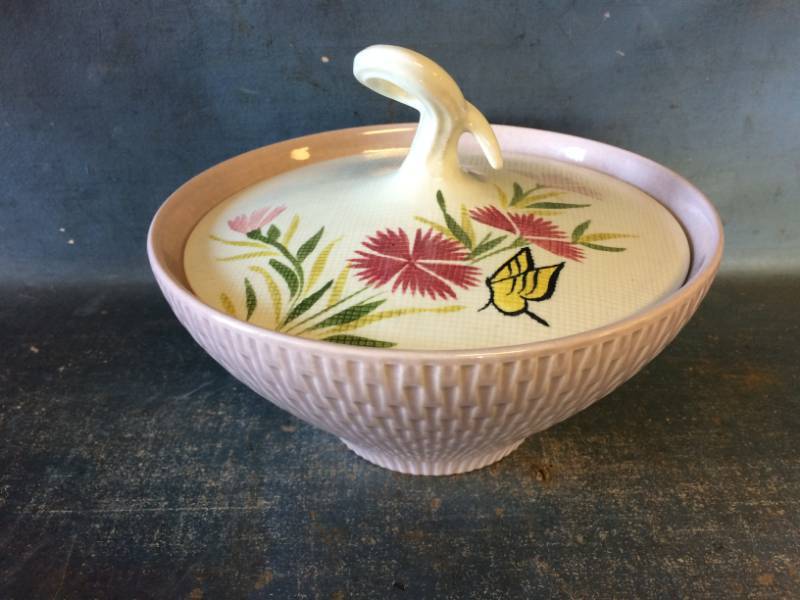 lot 204 image: Red Wing Pottery Bowl with Lid