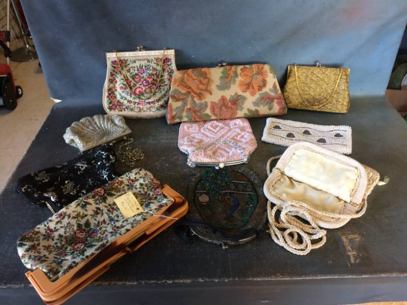 lot 211 image: 10 Purses, Some Vintage, Some Beaded