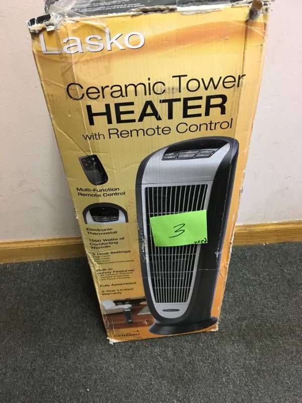Lasko 23 in. 1,500-Watt Digital Ceramic Tower Heater in good condition