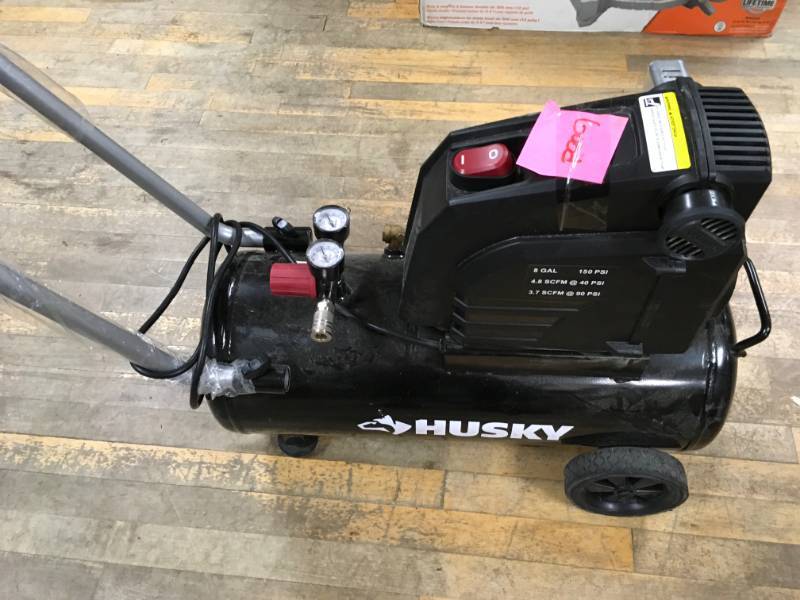 Husky 8G 150 PSI Hotdog Air Compressor in good condition