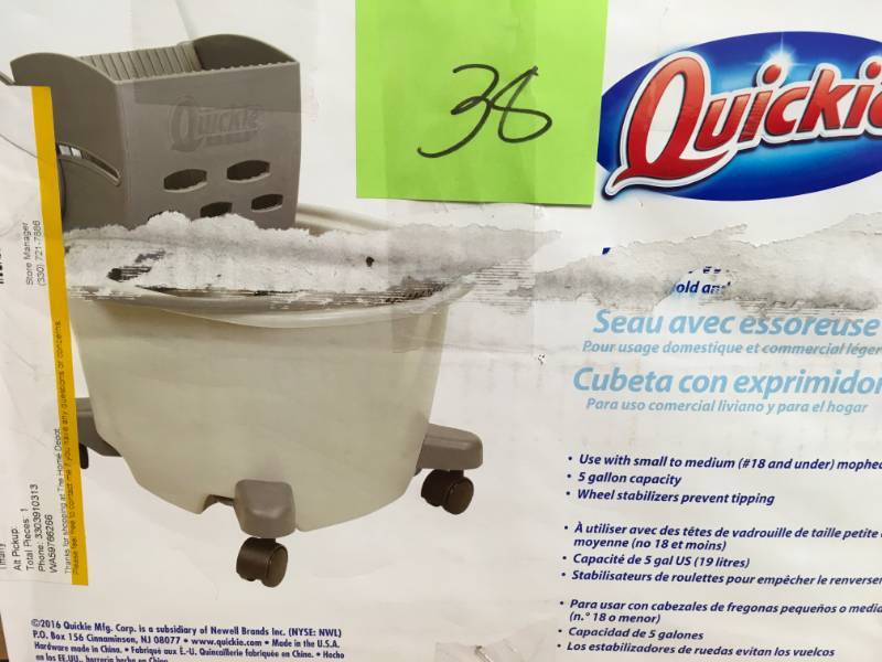 Quickie 20 Qt. Plastic Mop Bucket with Wringer in good condition