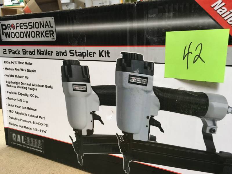 Professional Woodworker 1-14 in. x 18-Gauge Brad Nailer and Narrow Crown Stapler Combo Kit in good condition