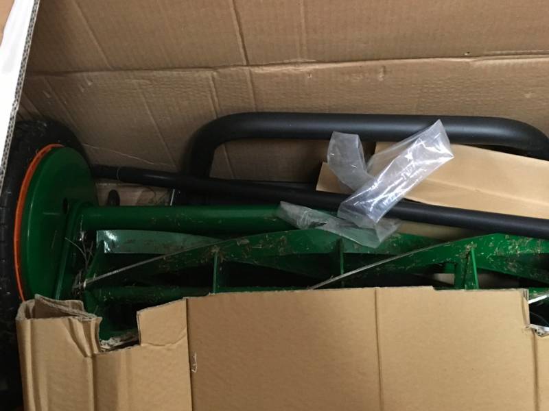 Scotts 20 in. Manual Walk Behind Reel Mower with Grass Catcher in good condition