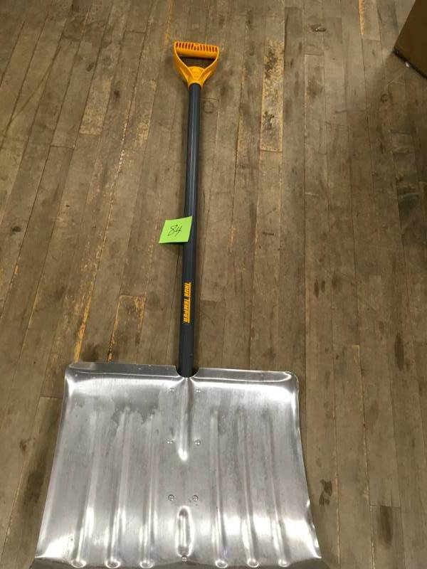 True Temper 1641000 18 Inch D Handle Aluminum Snow Shovel in good condition