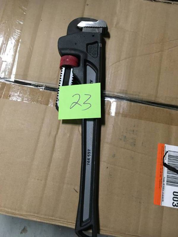 lot 23 image: Husky 18 Heavy Duty Pipe Wrench in good condition