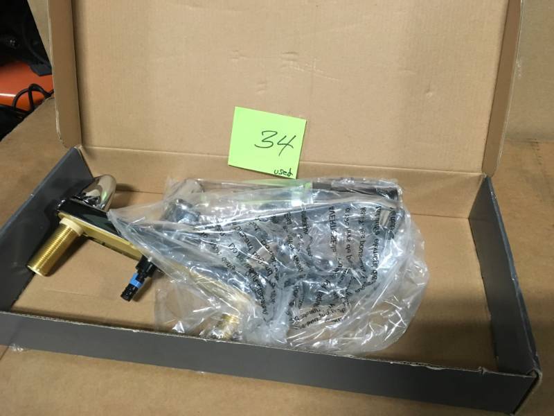 lot 34 image: Glacier Bay Constructor 2-Handle Standard Kitchen Faucet with Side Sprayer in Chrome in good condition