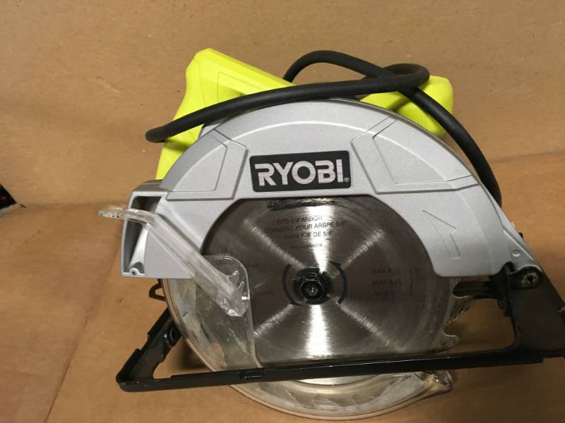 lot 46 image: RYOBI 13 Amp 7-14 in. Circular Saw in good condition