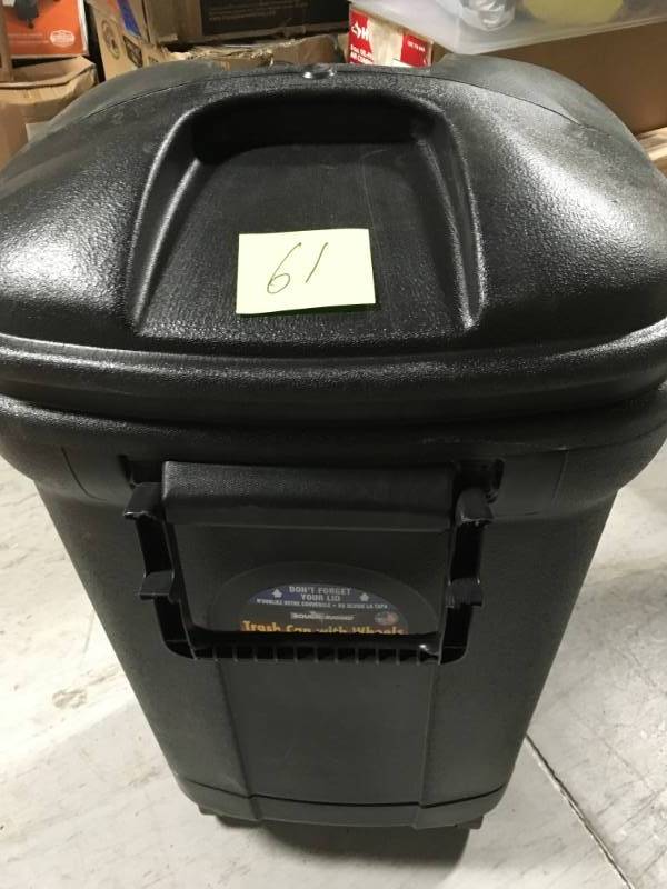 lot 61 image: United Solutions 35 Gallon Trash Can with Wheels