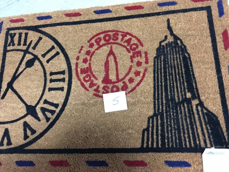 TRAFFICMASTER 24 IN X 36 IN POST CARD FLOCKED DOOR MAT in good condition