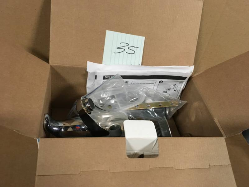 MOEN Adler 4 in. Centerset Single-Handle Bathroom Faucet in Chrome USED in good condition