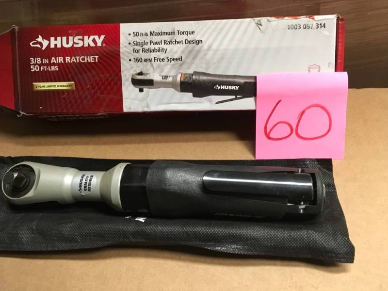 Husky 50 ft.lbs. 38 in. Ratchet Wrench in good condition