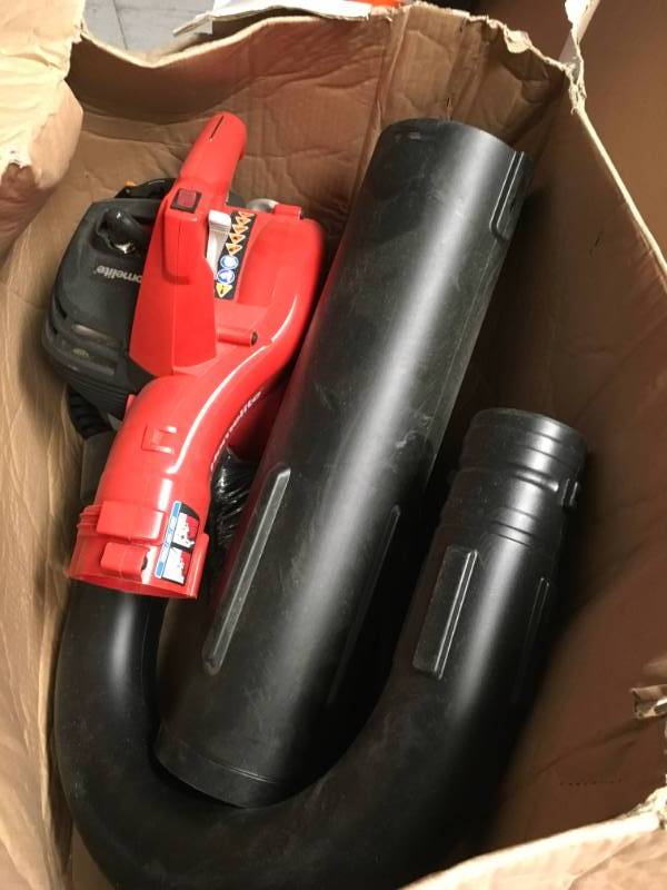 Homelite 150 MPH 400 CFM 26cc Gas Handheld Blower Vacuum in good condition